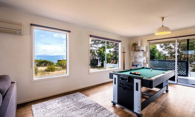 Coles Bay House | Eagles Rest - Freycinet Holiday Houses