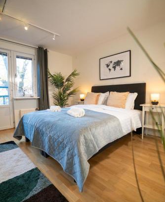 Olivedal Apartment | Earth-Toned Studio, Near Haga & Järntorget