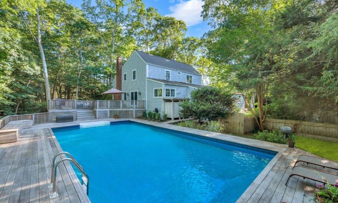 East Hampton North House | East Hampton Town Terrific