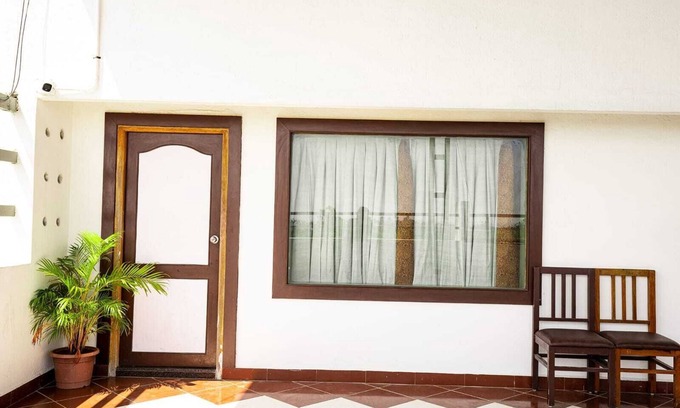 Muttukadu Hotel | Eastin Park