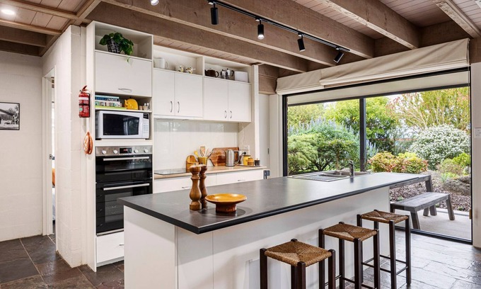 Somers House | Echo Beach in Somers