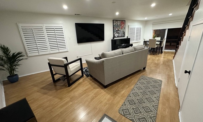 Downtown Los Angeles House | Echo House - The Perfect L.A. Home - Dodger Stadium + DTLA