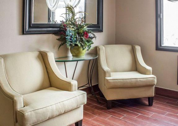 Ames Hotel | Econo Lodge Ames