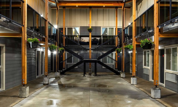 Prince George Hotel | Econo Lodge