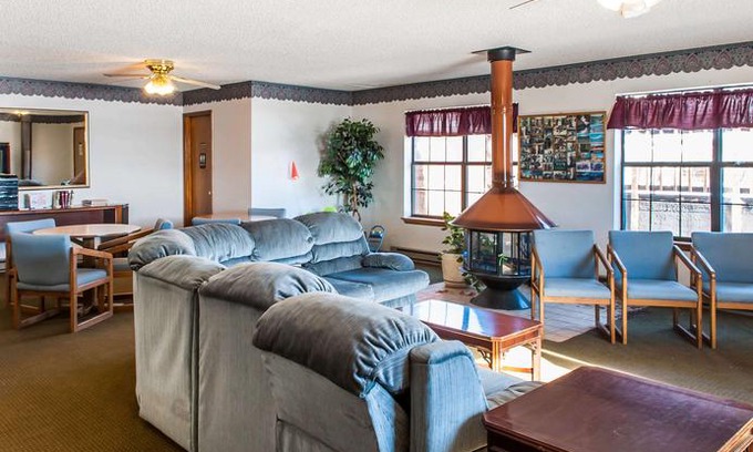 Eagle Nest Hotel | Econo Lodge Eagle Nest