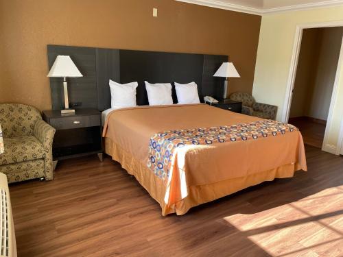 Fairfield Cabin | Econo Lodge