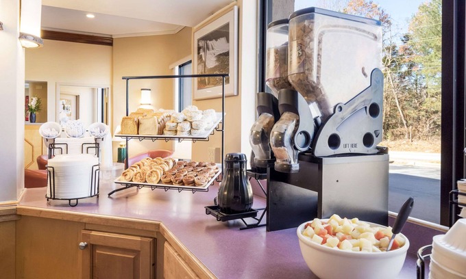 Hendersonville Hotel | Econo Lodge