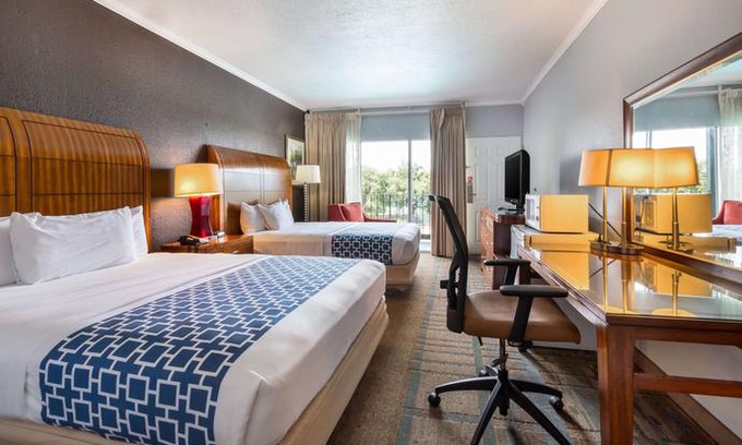 Cypress Gardens Hotel | Econo Lodge Winter Haven