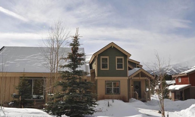 Vista Point House | Economically Priced 4 Bedroom - 120 Rachel Lane