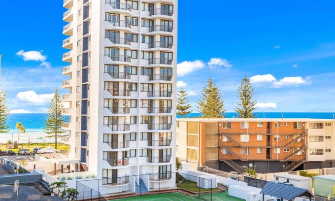 Coolangatta Apartment | Eden Apartments Unit 501 - Luxury 2 bedroom apartment close to the beach