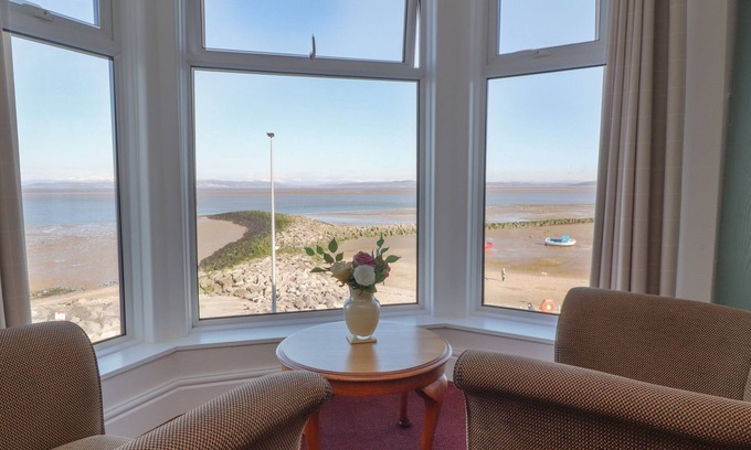 Slyne Cottage | EDEN BAY RETREAT, pet friendly, country holiday cottage in Morecambe