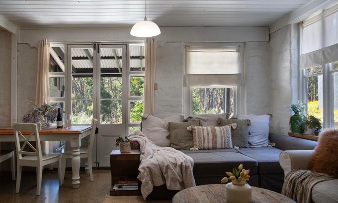 Wheatsheaf House | Edessa Lodge - 2 bedroom tranquil bush retreat