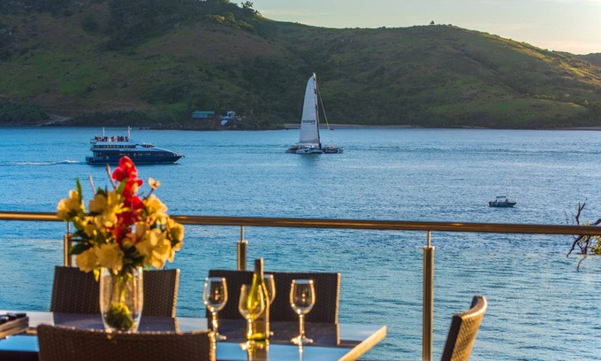 Hamilton Island Villa | Edge 2 Hamilton Island - absolute oceanfront, golf buggy and transfers