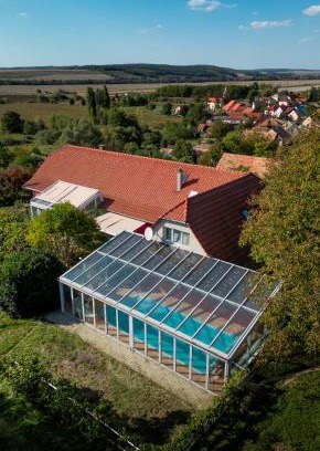 Oroszlo House | Edi Birtok