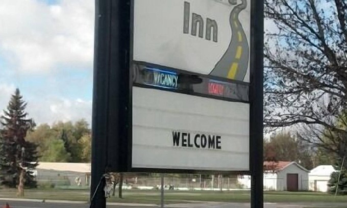 Au Gres Hotel | Edmond's Au Gres Inn