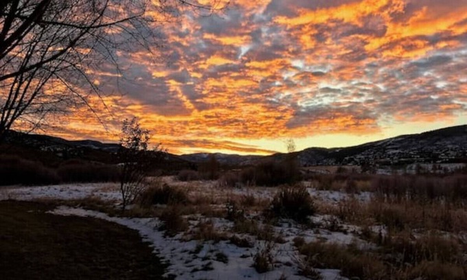 Edwards Condo | Edwards Mountain Chic On River Pool and Hot Tubs
