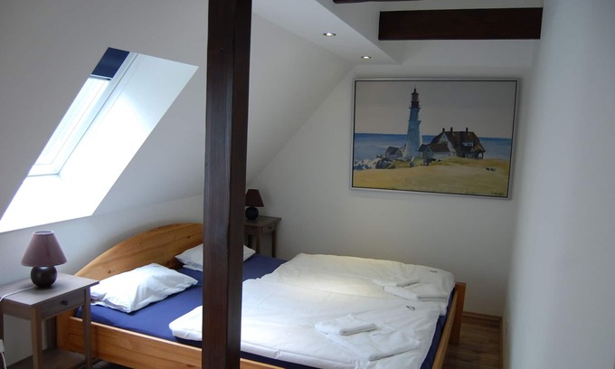 Tarnewitz Boat Rental | Eel house holiday accommodation 900m to the beach