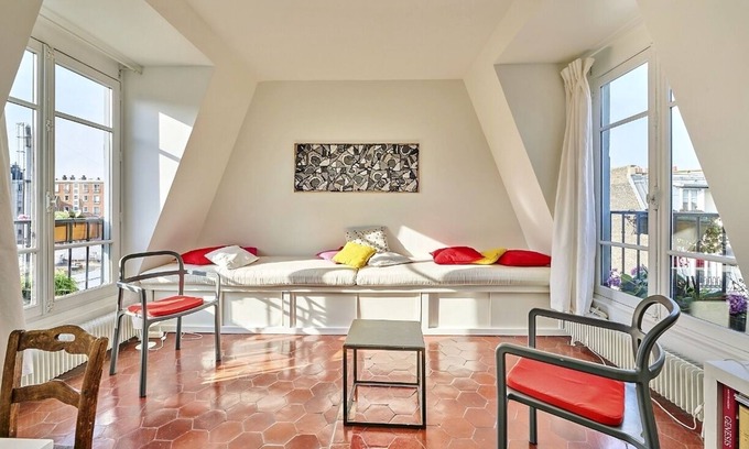 Grenelle Apartment | Eiffel Tower views - Bright - Spacious, calm apartment with elegant decoration