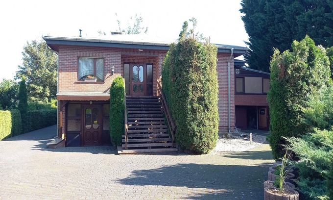 Stassfurt Apartment | Einladende Ferienwohnung im malerischen Staßfurt