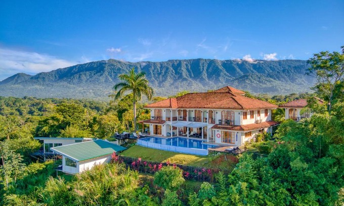 Ciudad Cortes Hotel | El Castillo Luxury Boutique Hotel-