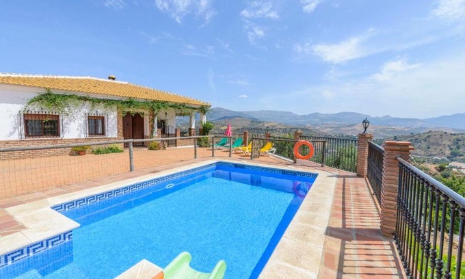 Comares House | El Mirador Del Abuelo Comares by Ruralidays