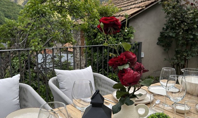 Larrede House | El Rincón de Cayetana - House with fireplace, garden and barbecue -National Park