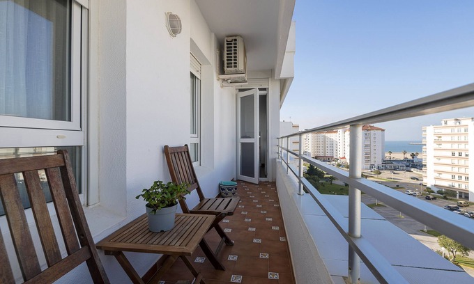 Valdelagrana House | EL TREBOL - Fantastic apartment with communal pool and free WiFi.