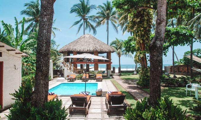 El Zonte House | El Zonte - Casa Tia Tita Special Beach Front Property - Full House