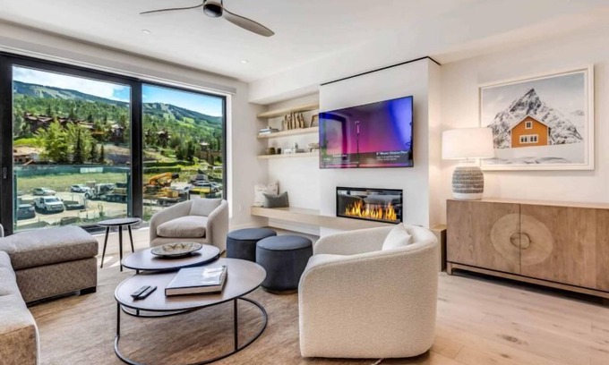 Snowmass Village Cabin | Electric Pass Lodge 303