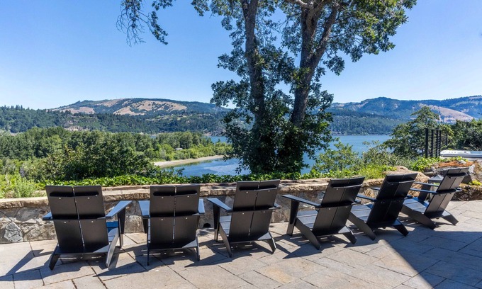 Hood River House | Elegance Overlooking Columbia River, Hot Tub, Bocce Ball