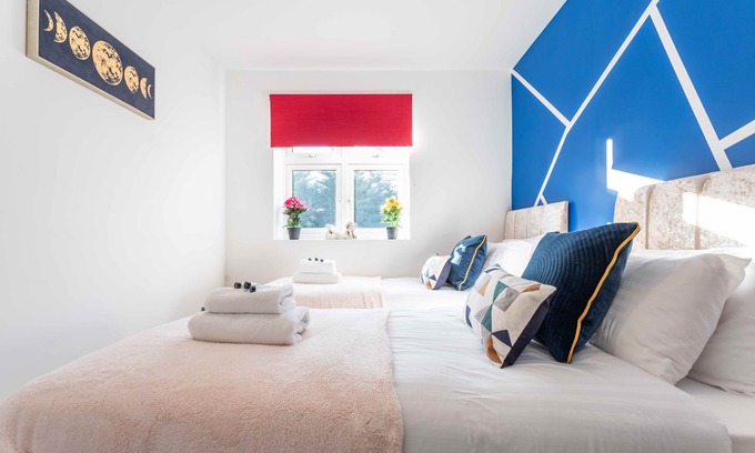 Hatfield Apartment | Elegant 2 Bed Room Luxury Apartment in Hatfield