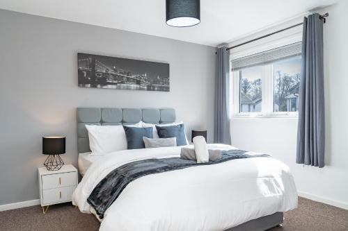 Liberton Apartment | Elegant 3BR Home, City Centre and Free Parking