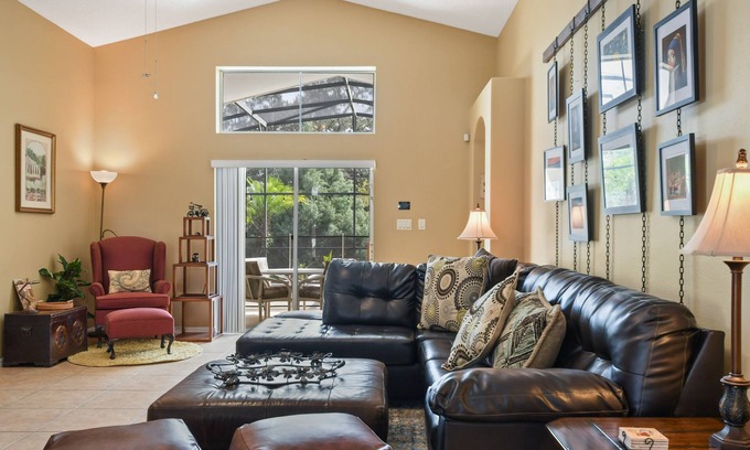 Orange Tree Villa | Elegant 5bd/4ba Villa with pool/Spa near Disney