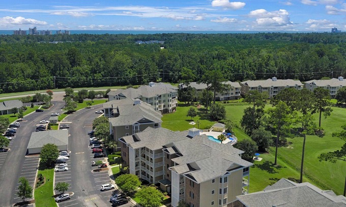 Central Myrtle Beach Condo | Elegant and Spacious Myrtle Beach Condo Overlooking Magnolia Pointe Lake