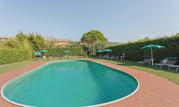 Tuoro sul Trasimeno Apartment | Elegant apartment with swimming pool and gym on Lake Trasimeno