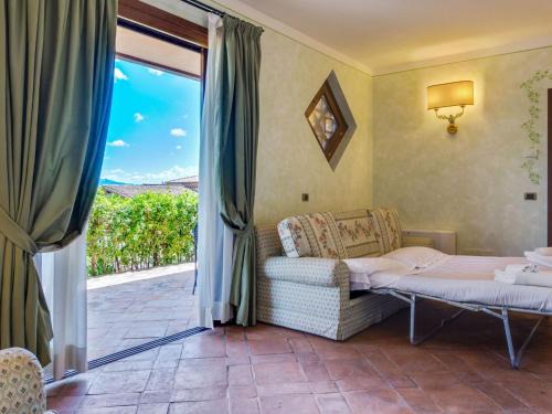 Canalicchio House | Elegant apartments in Resort with swimming pool set in nature