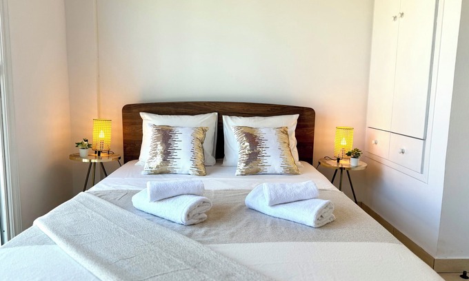 Pervolia Villa | Elegant Beach Villa Moonstone with Lounge and BBQ