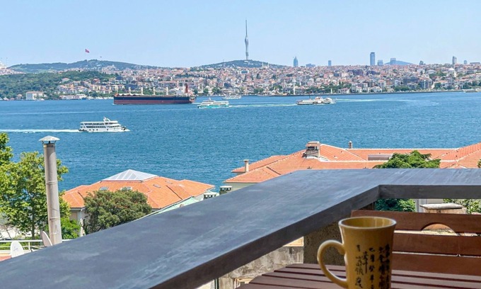 Kabatas Apartment | Elegant Bosphorus-View Residence Opposite Galataport