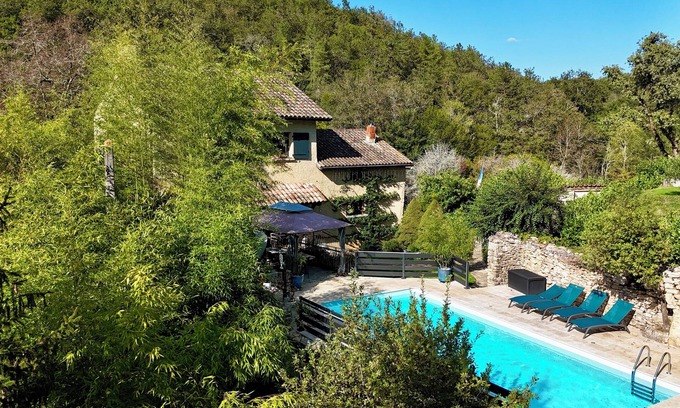 Gavaudun Bed & Breakfast | Elegant Charm" room in the Périgord countryside (breakfast included)