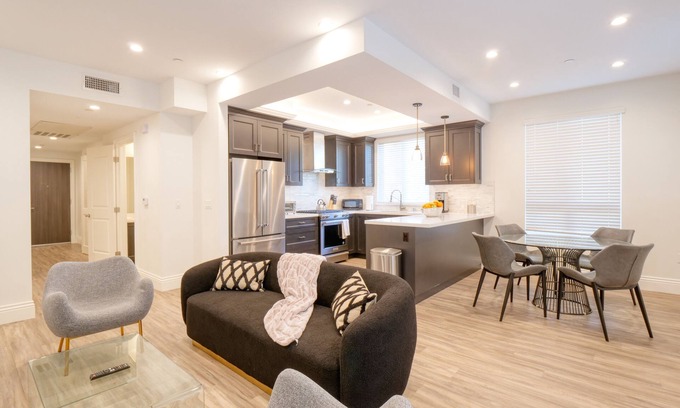 Pico - Robertson Condo | Elegant Chic City Views Beverly Hills Adjacent Condo.