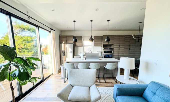 Outer Mission House | Elegant Escape: 2-Story Retreat with King Suite