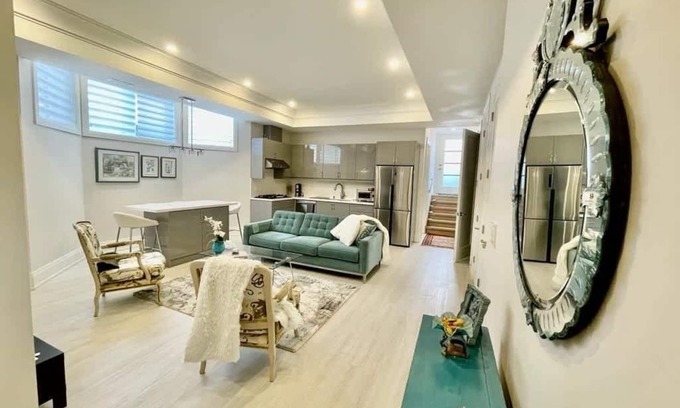 Newtonbrook House | Elegant Modern Luxury 2 Bedroom Private Unit