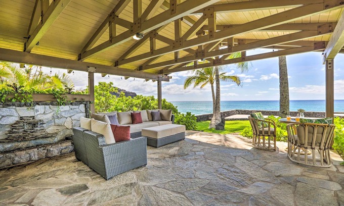 Makaha House | Elegant Oceanfront Villa w/Lanai + Bar!