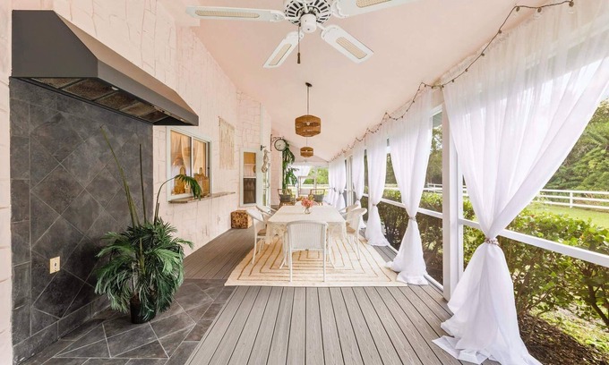 Biggar House | ELEGANT, PRIVATE, OLD SOUTH FLORIDA ESTATE, NEW SLEEPS 18 TO 20 LARGE FAMILIES,