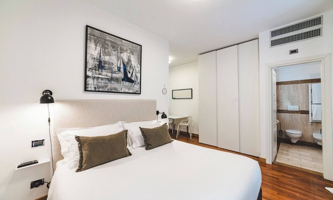 Camilluccia Apartment | Elegant Rome Stay - Balcony, Netflix, Fast Wi-Fi & Nature