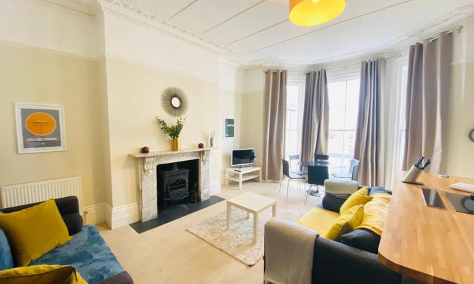 St Leonards-On-Sea Apartment | Elegant Spacious Apartment in Heart of St Leonards
