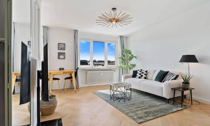 Hollerich Apartment | Elegant Studio w/High-Speed WiFi & Full Kitchen