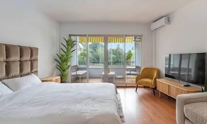 Urbanizacion Pinos Verdes Apartment | Elegant Studio with Balcony, Pool & Parking