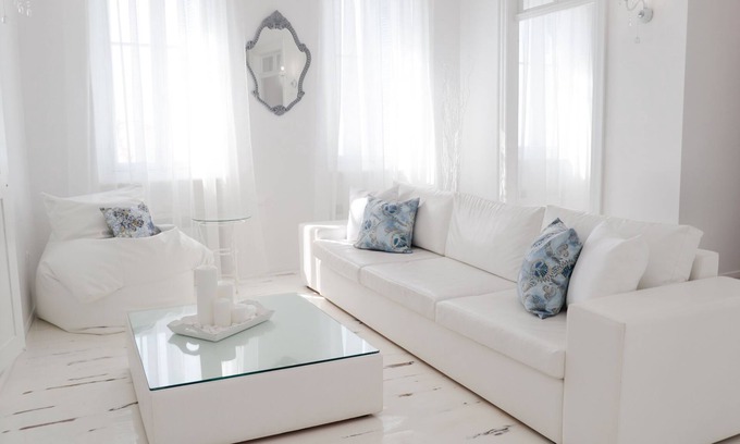 Ioulida House | Elegant White, in the heart of Ioulida on the island of Kea
