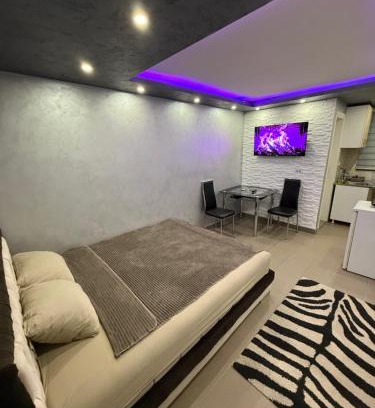 Sumadija Apartment | Element Apartman Obrenovac, Privatni Parking